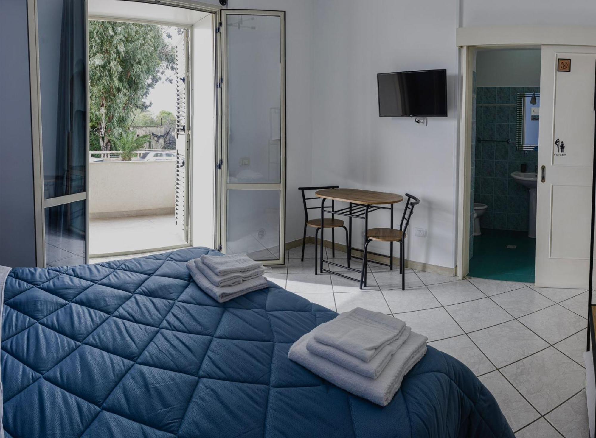In Riva Al Mare Bed & Breakfast Gela Exterior photo
